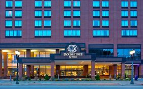 Doubletree By Hilton Lansing
